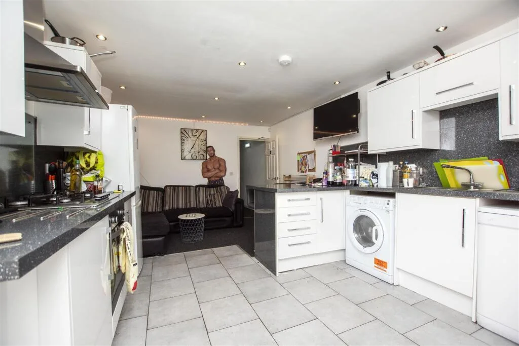 7 bedroom house for rent