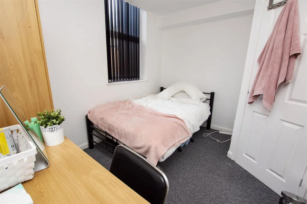 7 bedroom house for rent
