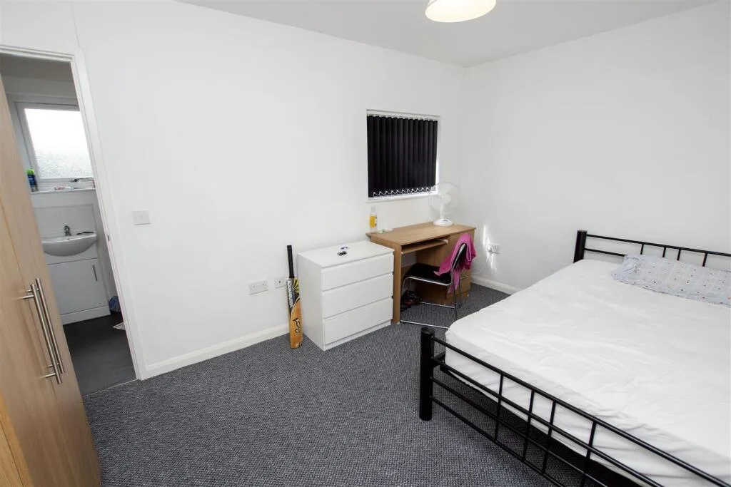 7 bedroom house for rent