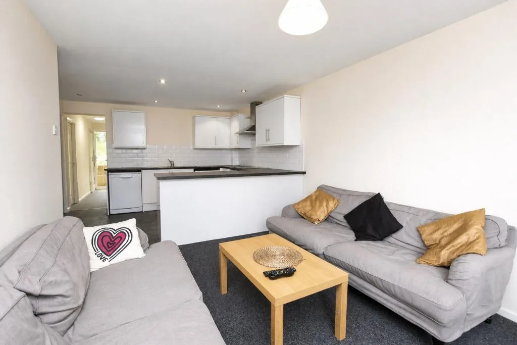 7 bedroom house for rent