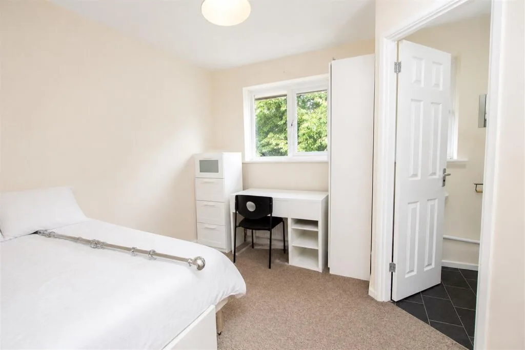 7 bedroom house for rent