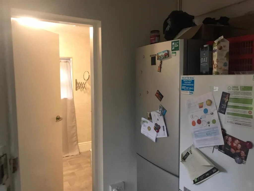 6 bedroom semi-detached house for rent