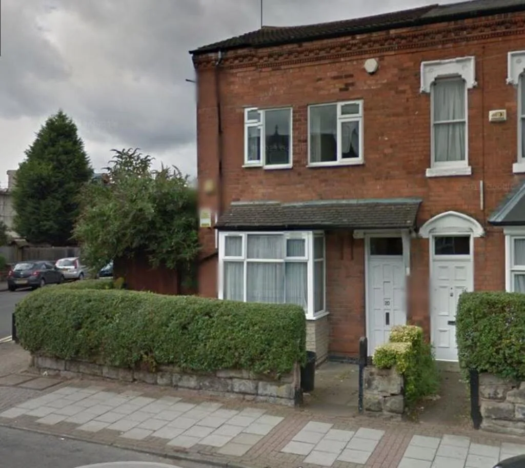 6 bedroom semi-detached house for rent