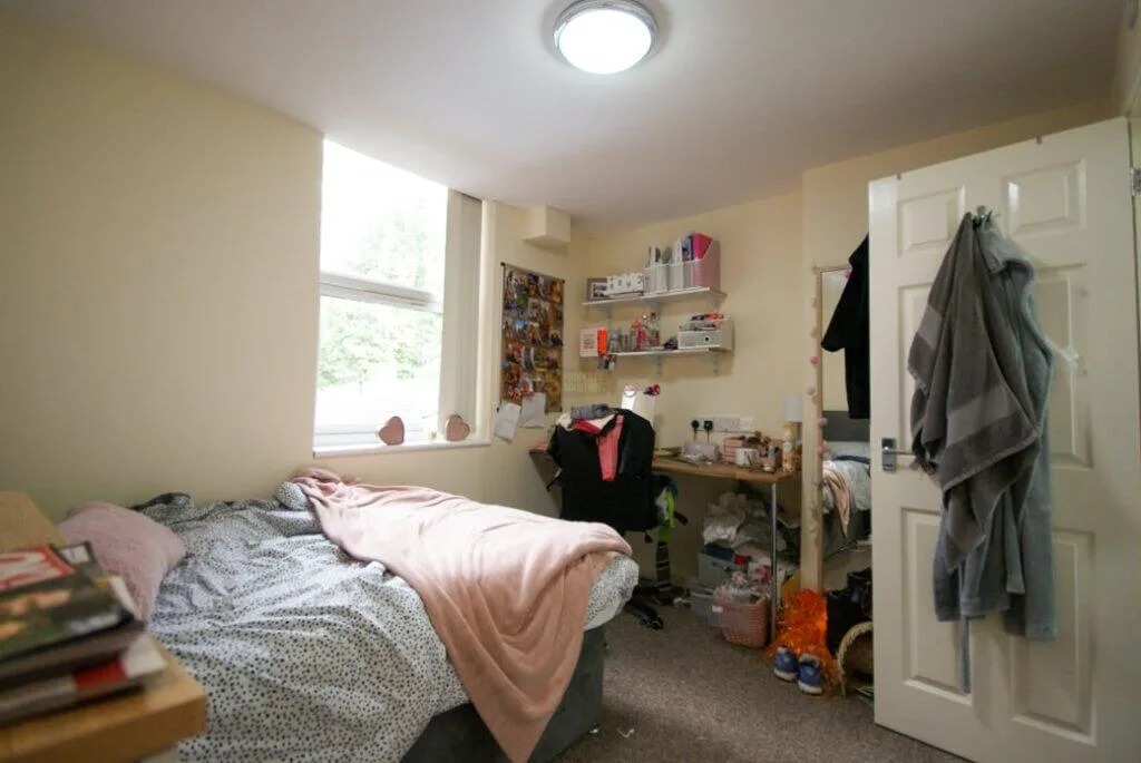 9 bedroom terraced house for rent