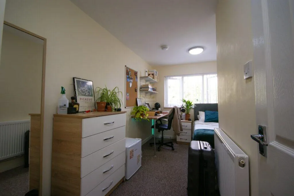 9 bedroom terraced house for rent