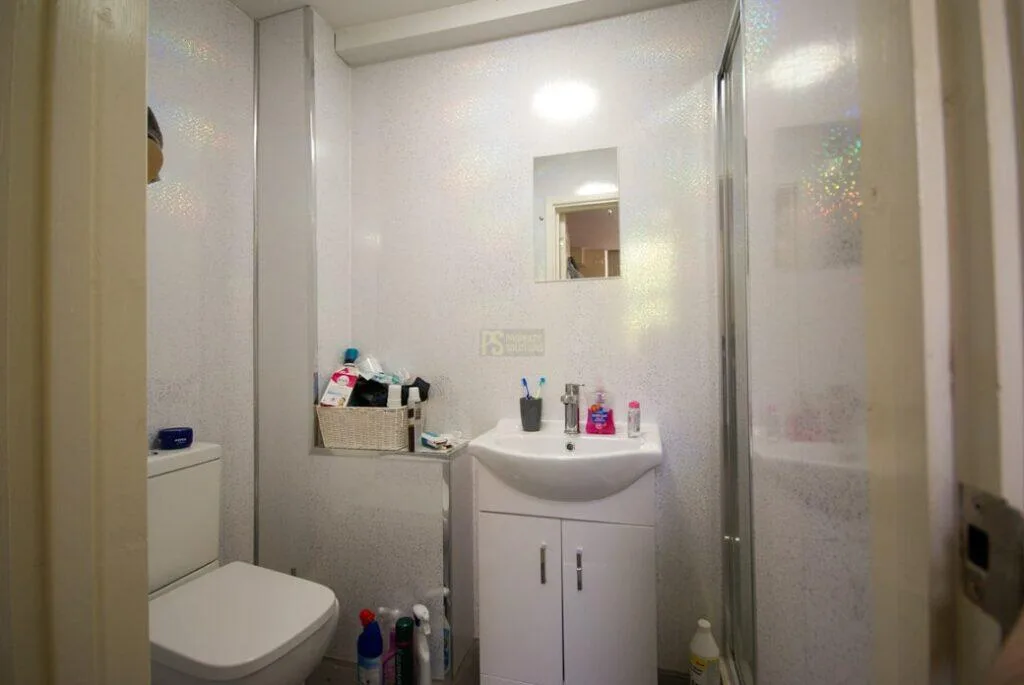 9 bedroom terraced house for rent