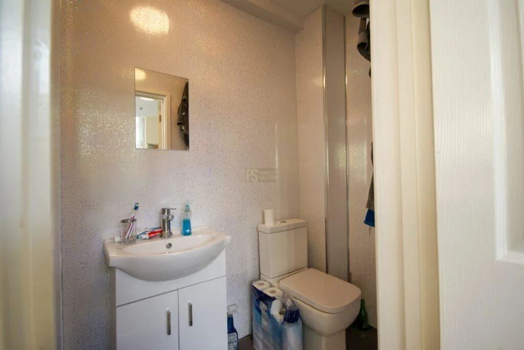 9 bedroom terraced house for rent