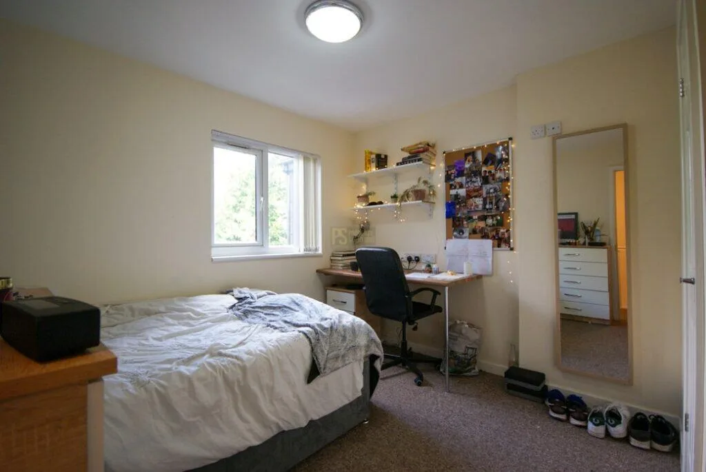 9 bedroom terraced house for rent