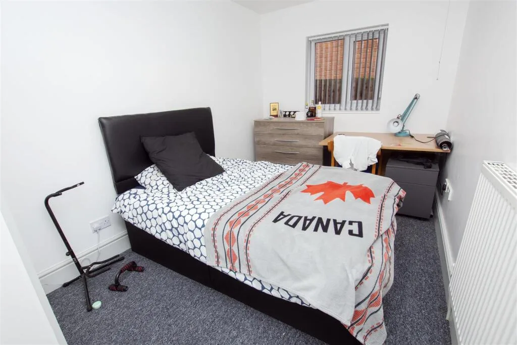 6 bedroom house for rent
