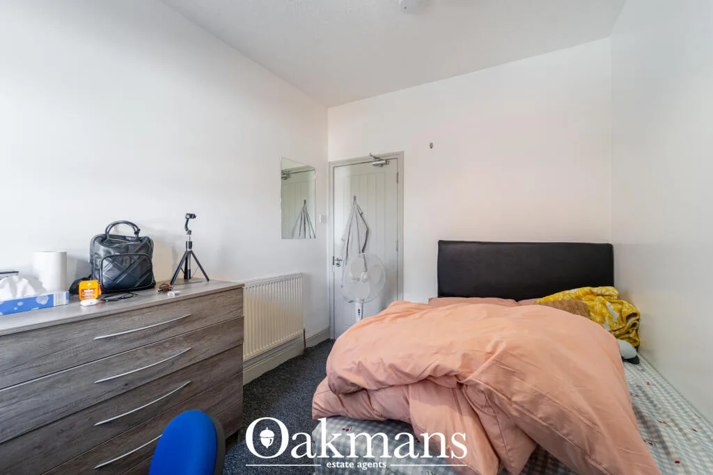 6 bedroom house for rent