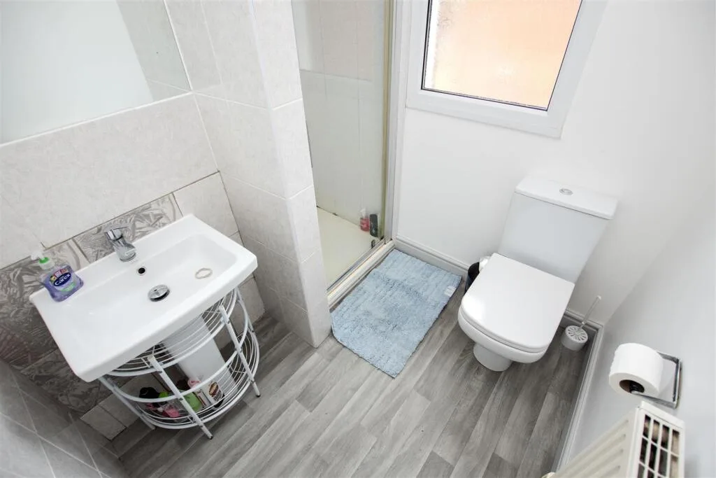 6 bedroom house for rent