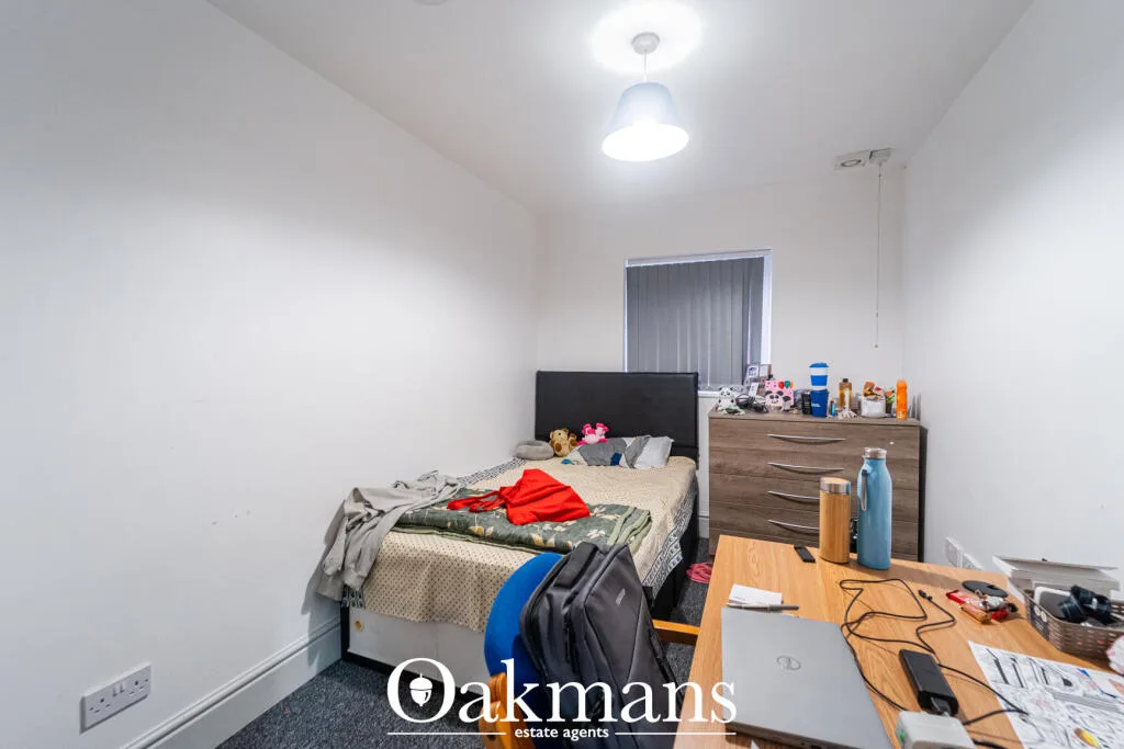 6 bedroom house for rent