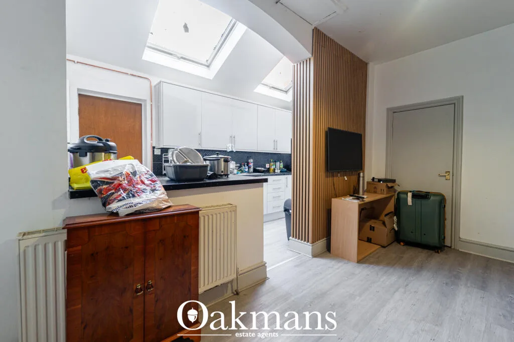 6 bedroom house for rent