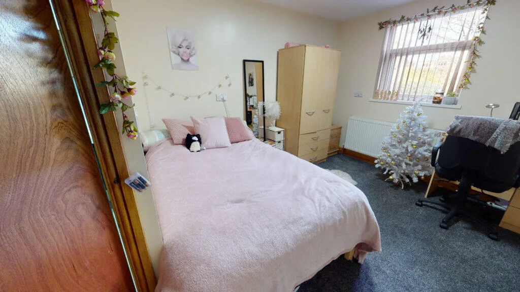 8 bedroom house for rent