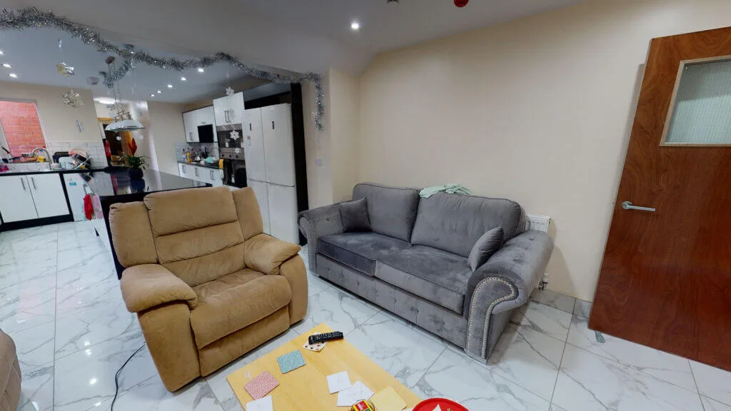 8 bedroom house for rent