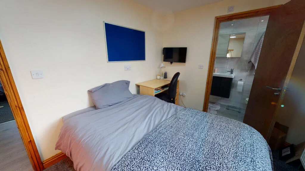 8 bedroom house for rent
