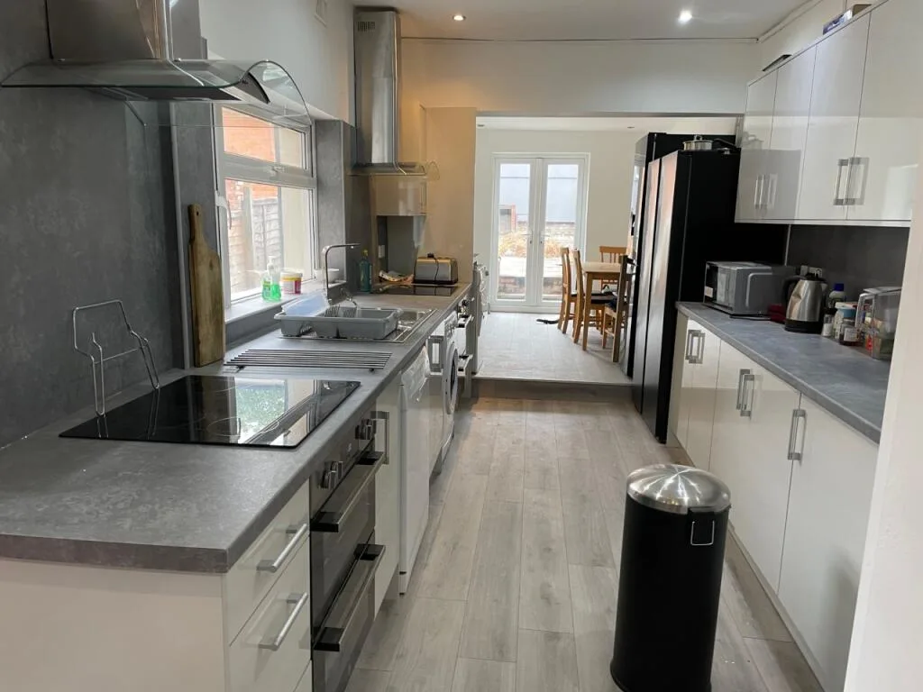 8 bedroom house for rent