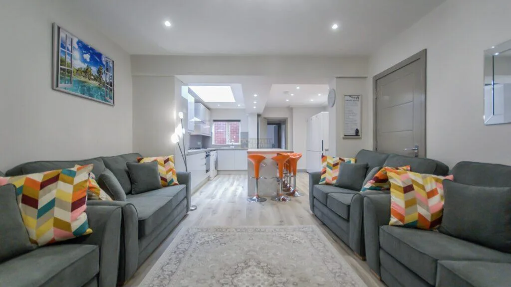 9 bedroom terraced house for rent