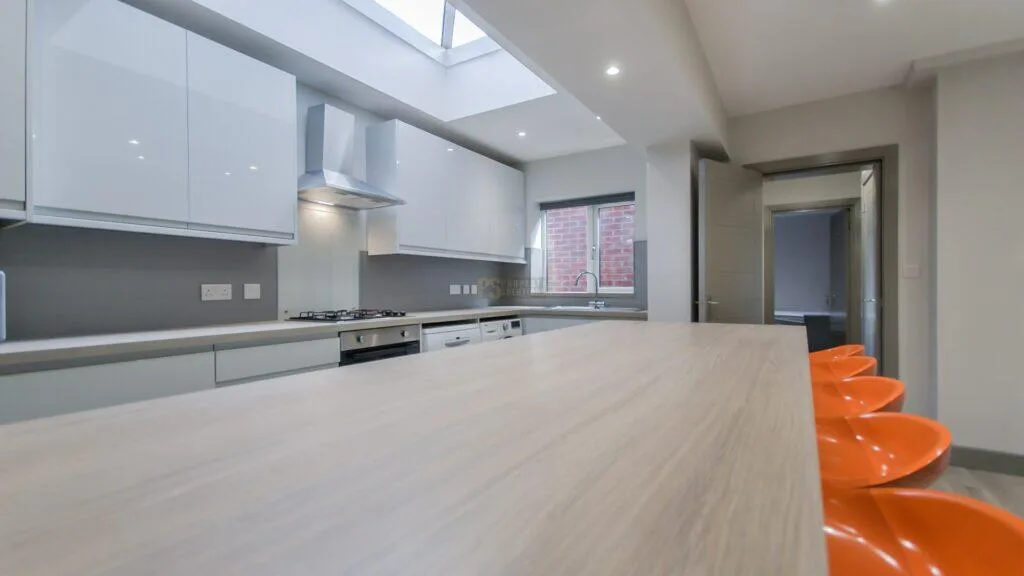 9 bedroom terraced house for rent