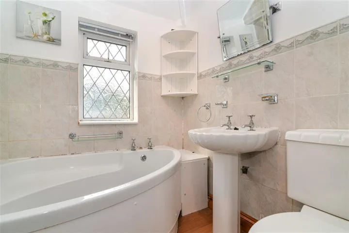 3 bedroom semi-detached house for rent
