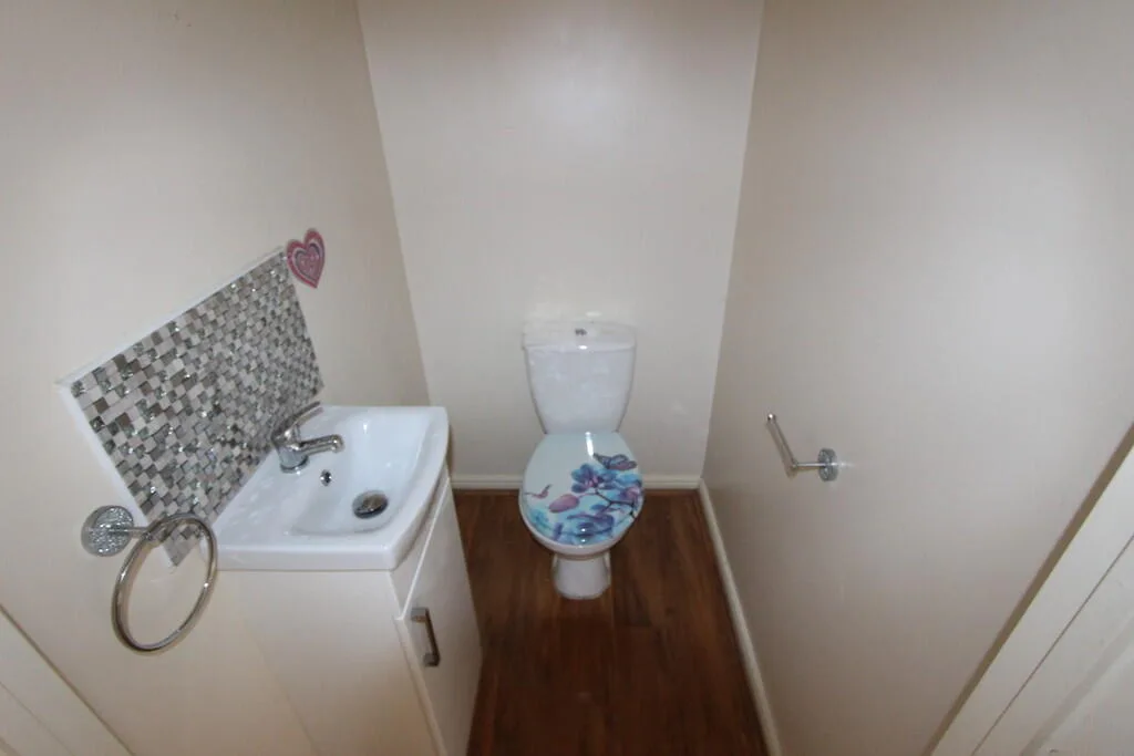 3 bedroom semi-detached house for rent
