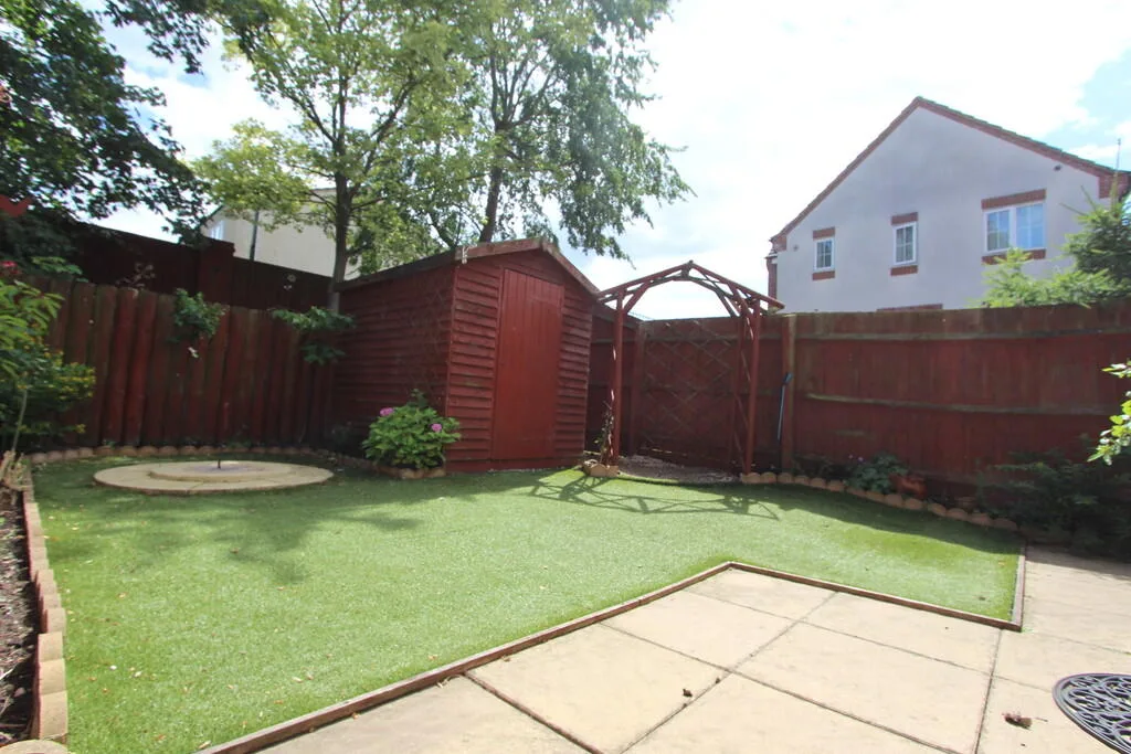 3 bedroom semi-detached house for rent