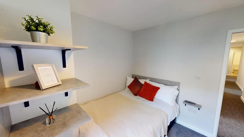 6 bedroom flat for rent