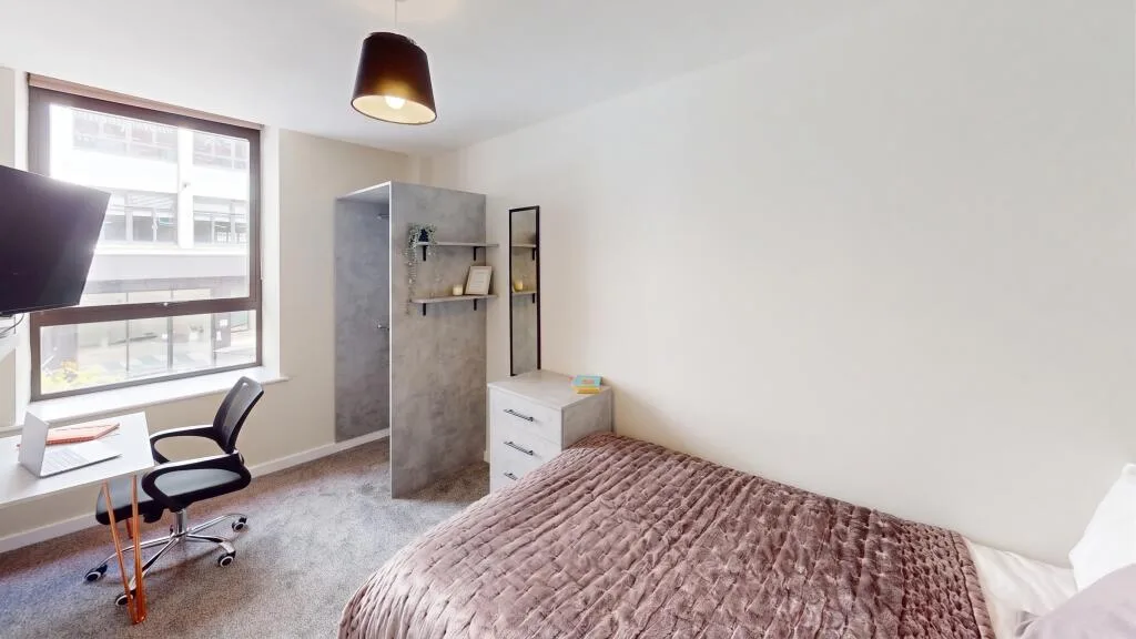 6 bedroom flat for rent