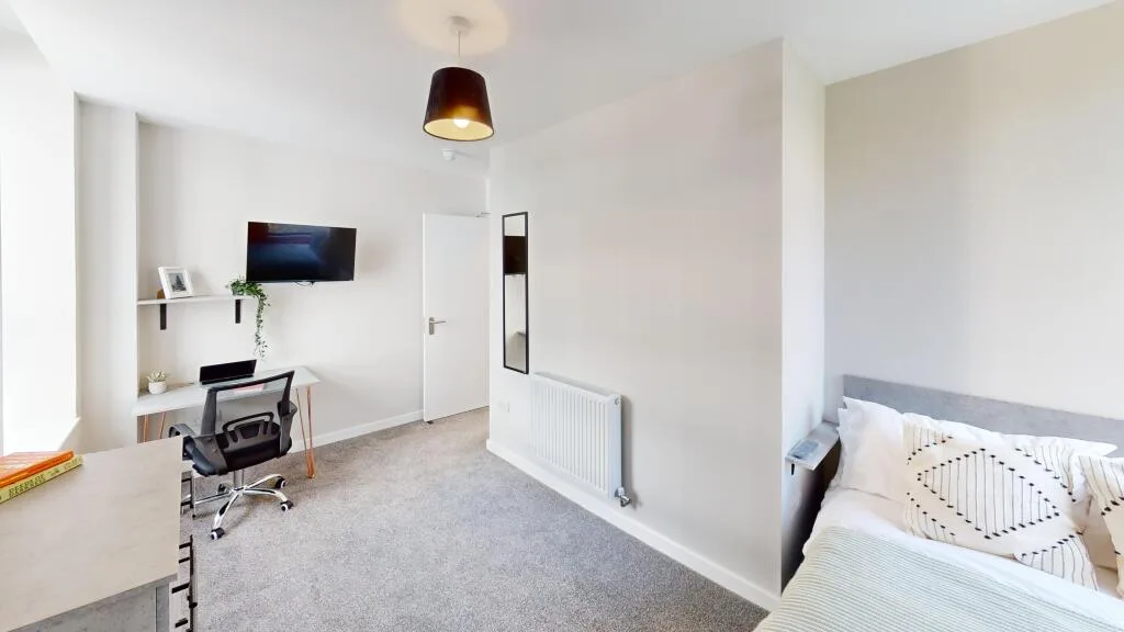 6 bedroom flat for rent
