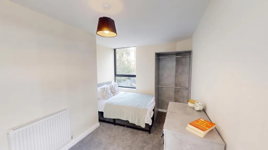 6 bedroom flat for rent