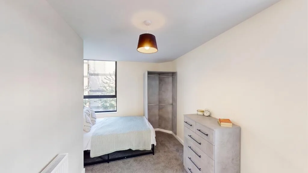 6 bedroom flat for rent