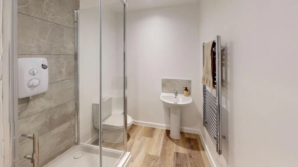 6 bedroom flat for rent
