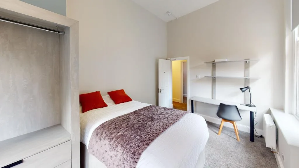 4 bedroom flat for rent