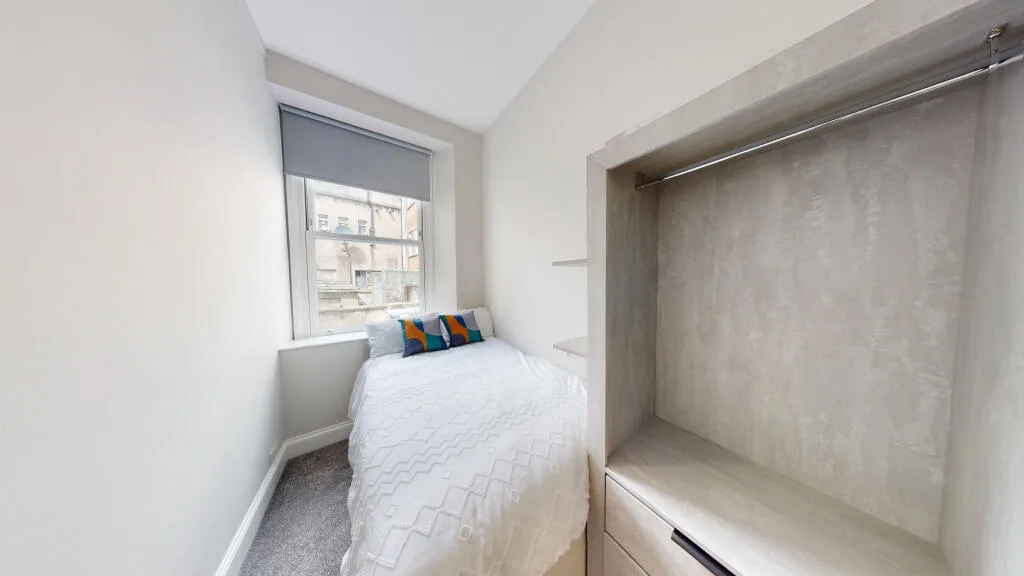 6 bedroom flat for rent