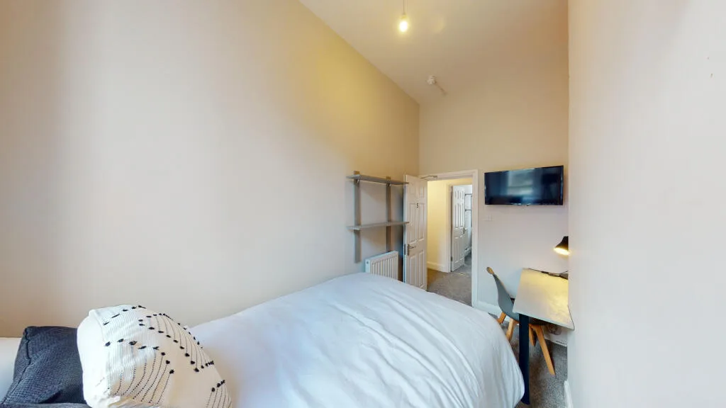 6 bedroom flat for rent