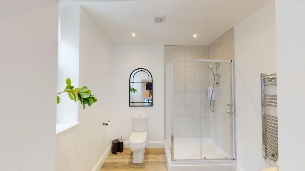 6 bedroom flat for rent