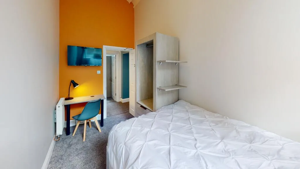 6 bedroom flat for rent