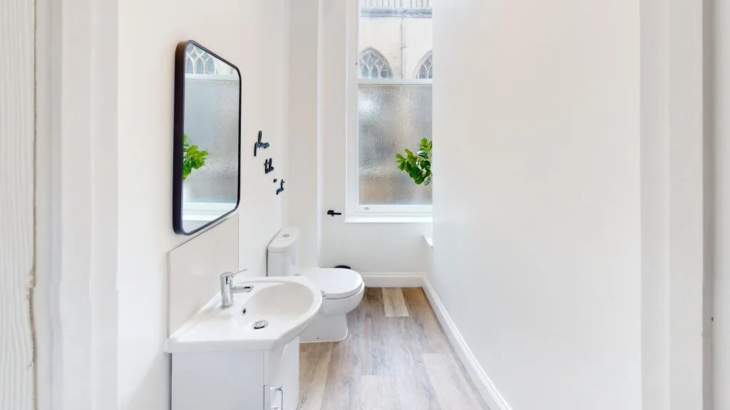 6 bedroom flat for rent