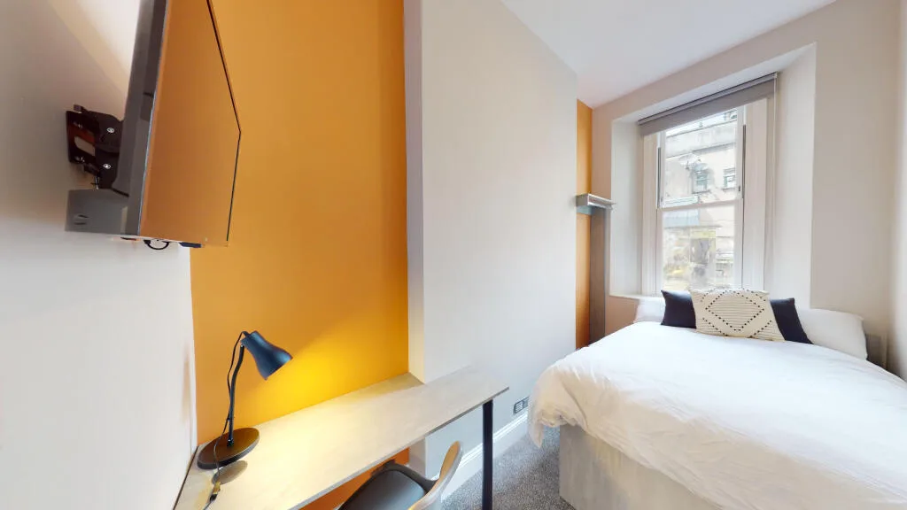 6 bedroom flat for rent