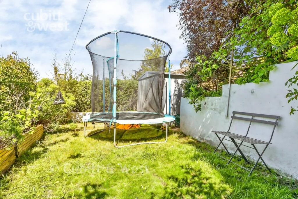 3 bedroom detached house for rent