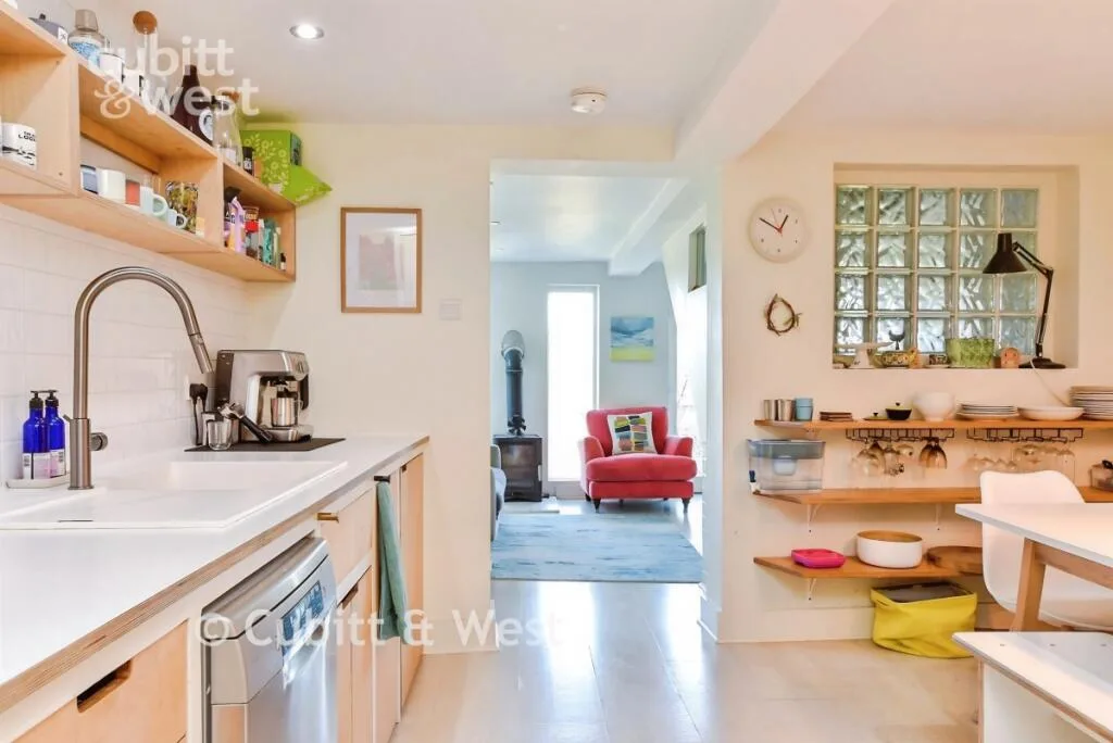 3 bedroom detached house for rent