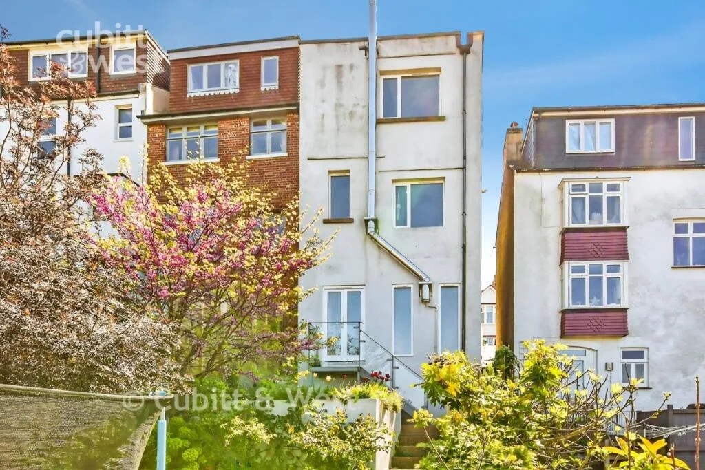 3 bedroom detached house for rent