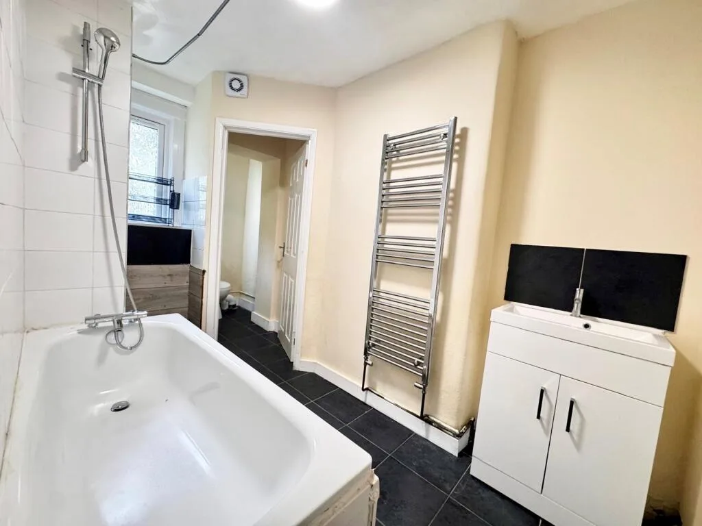 4 bedroom terraced house for rent
