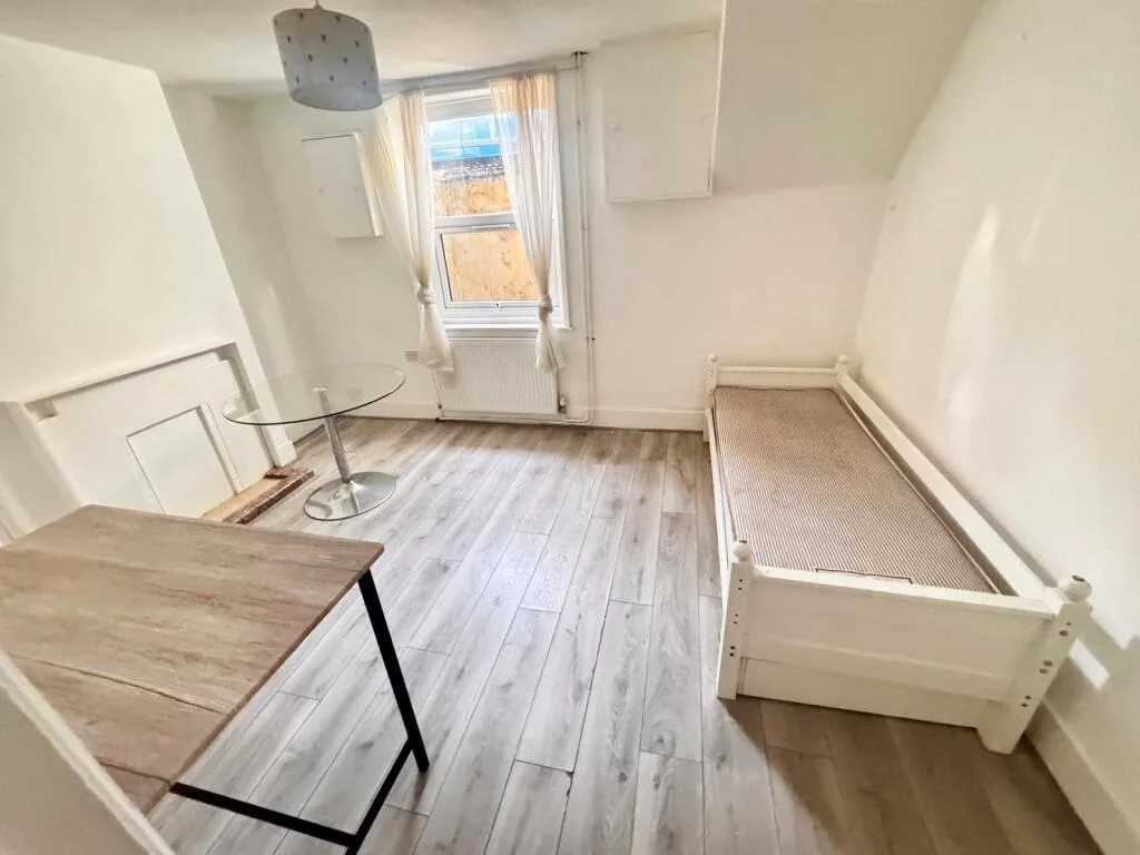 4 bedroom terraced house for rent