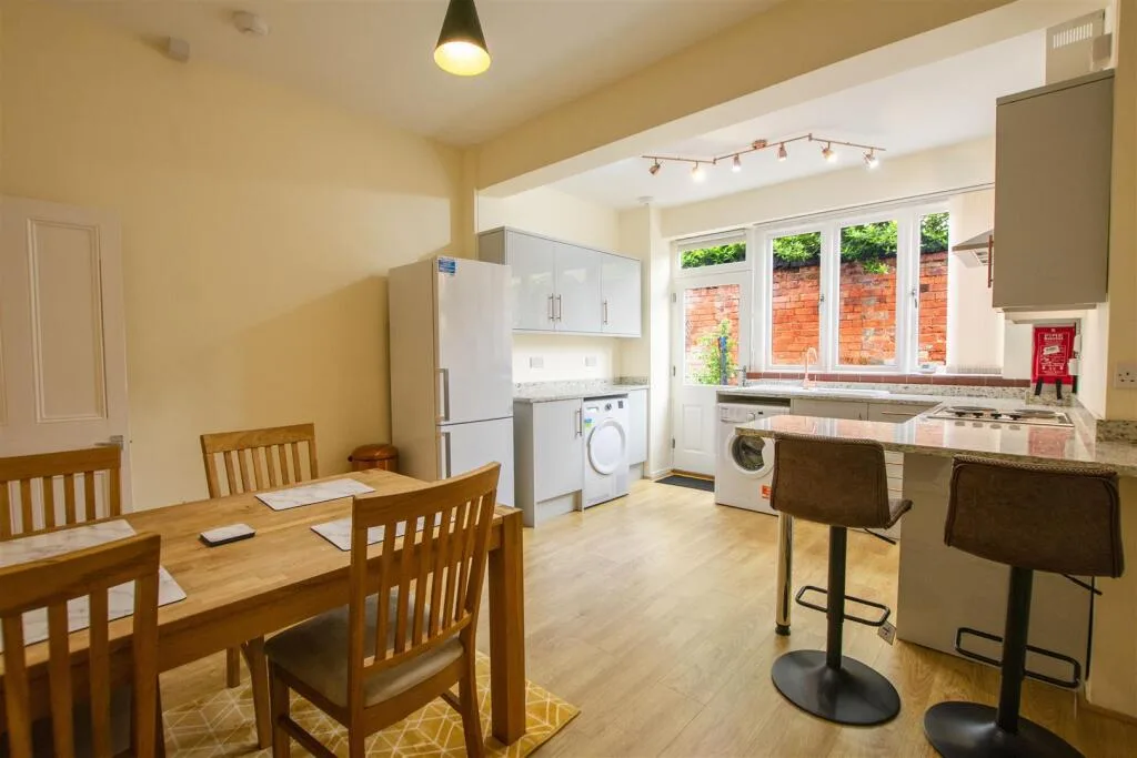 2 bedroom terraced house for rent