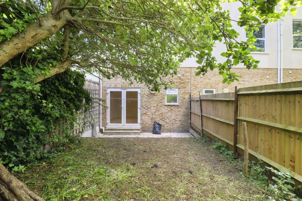 1 bedroom ground floor flat for rent