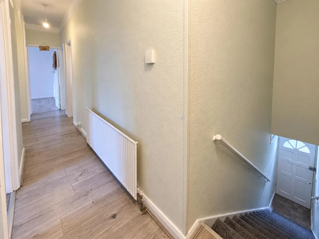 2 bedroom maisonette for rent