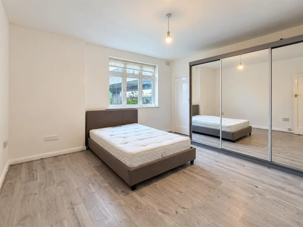 2 bedroom maisonette for rent