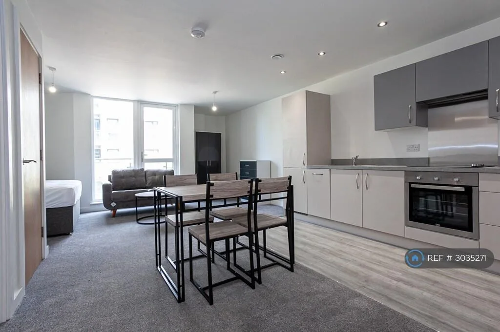 Studio flat for rent