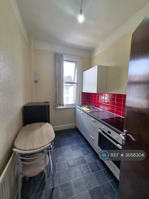 Studio flat for rent